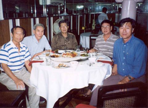 Five alumni dining in Yangon