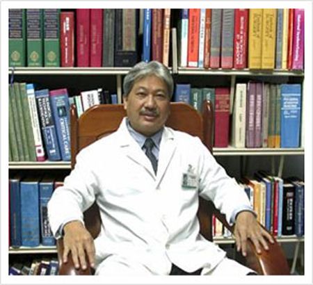 Surgeon/Founder Toussaints Su