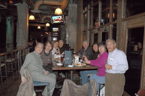 Alumni at a Las Vegas restaurant