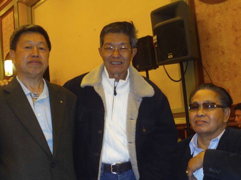 Steven Leesan Kong and friends