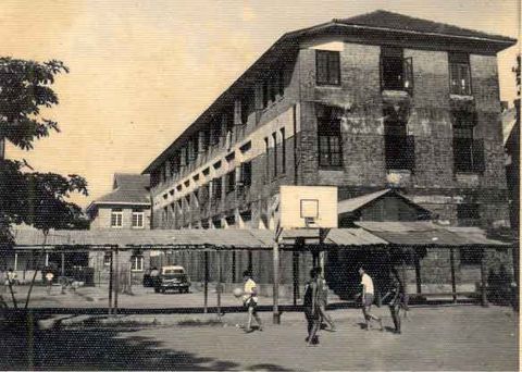 Unpaved Wan Hua basketball court
