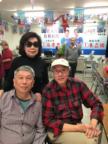 Seraphim Sue and fellow alumnus in Taiwan
